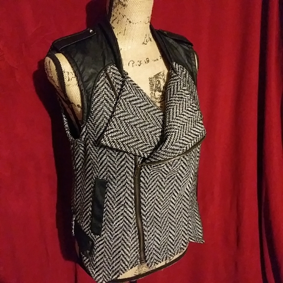 Daniel Rainn Herringbone Faux Leather Vest • Size L - Picture 4 of 10
